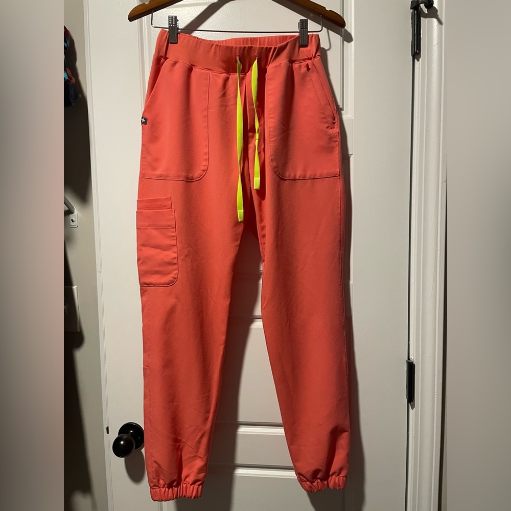 Figs: technical collection jogger scrub pants size Small